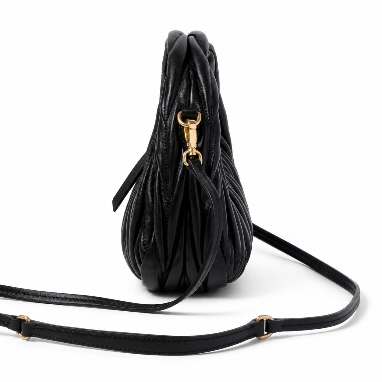 Miu Miu
mini Wander matelassé shoulder bag
